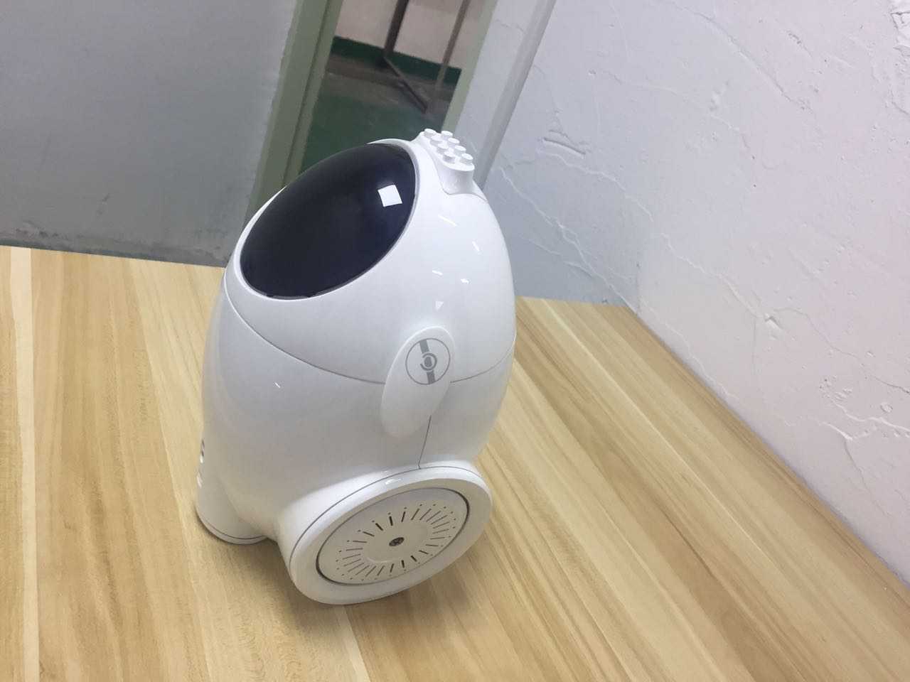 兒童機器人手板樣機